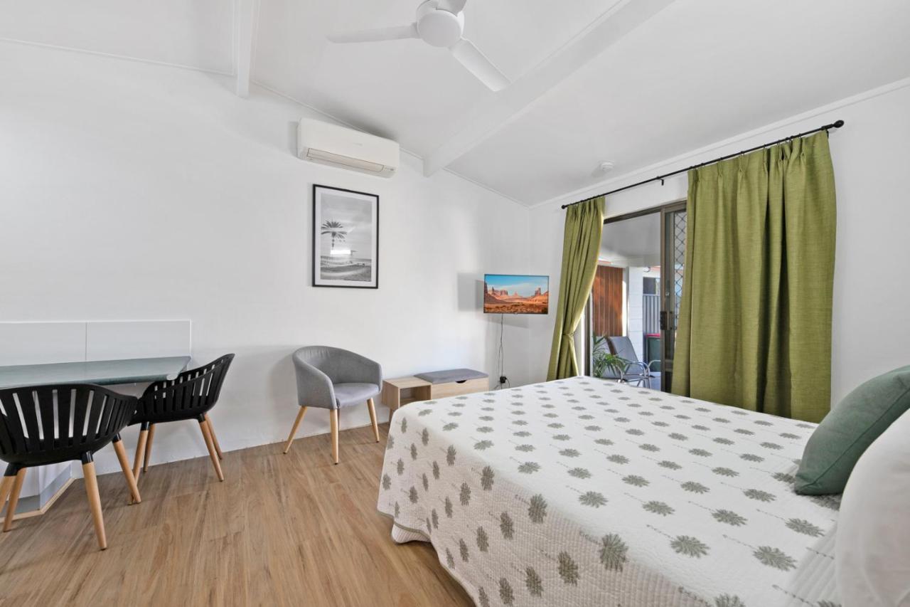 Kinka Palms Motel 耶蓬 外观 照片